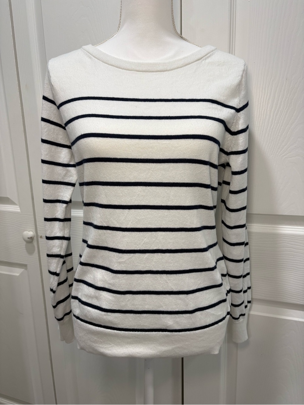 Greg Norman Collection White and Black Striped Crewneck Sweater